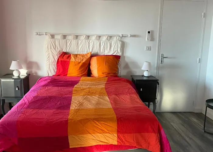 Bas De Villa, Vue Mer, Terrasse, Clim, Piscine *