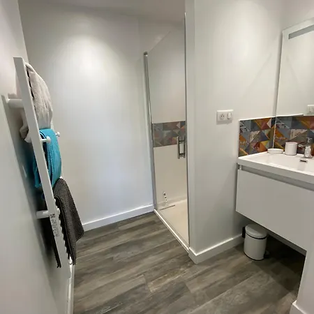 Bas De Villa, Vue Mer, Terrasse, Clim, Piscine *