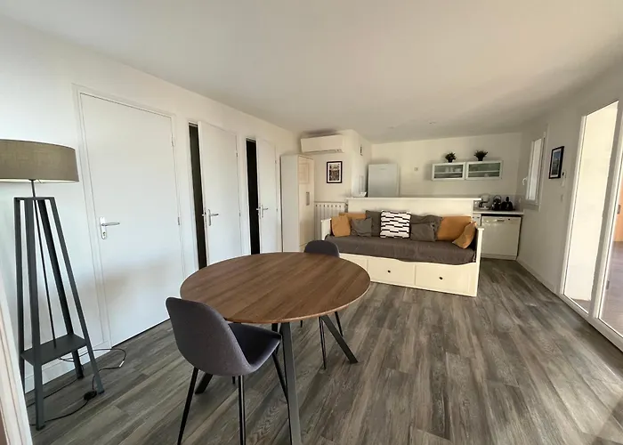 Bas De Villa, Vue Mer, Terrasse, Clim, Piscine *